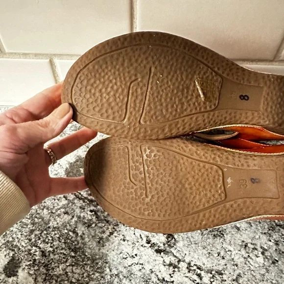 L’ARTISTE 39 Gloss Pansy leather velcro ankle strap comfort minimalist Mary Jane - Picture 10 of 10